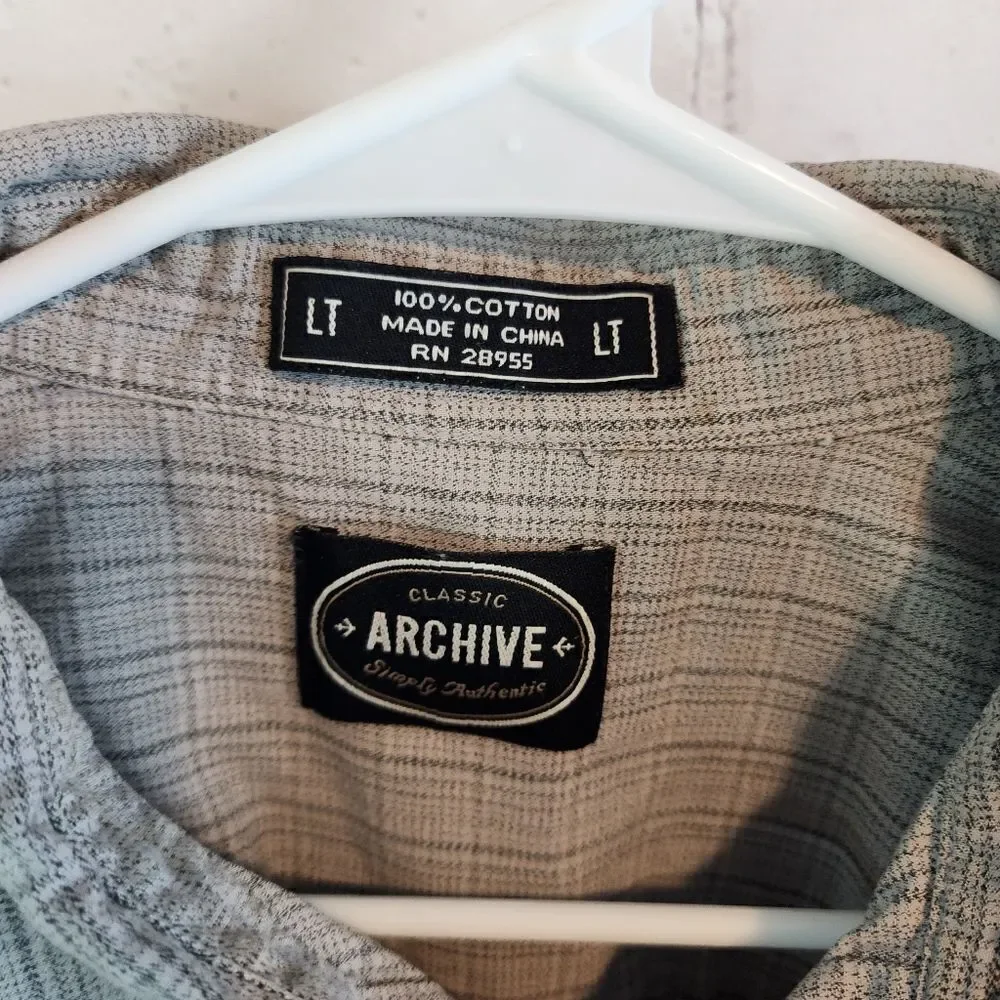 Men's Archive longsleeve button down shirt, size Large, tall